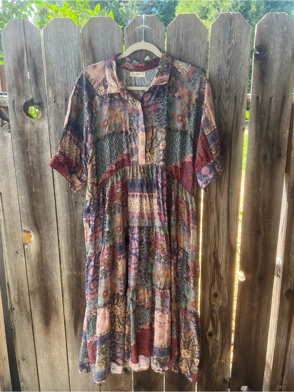 Beautiful mid length dress with pockets